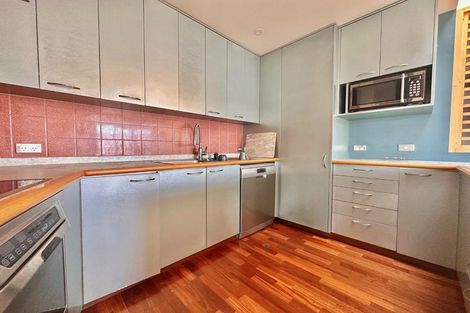 Photo of property in Tennyson Apartments, 3/25 Tennyson Street, Te Aro, Wellington, 6011