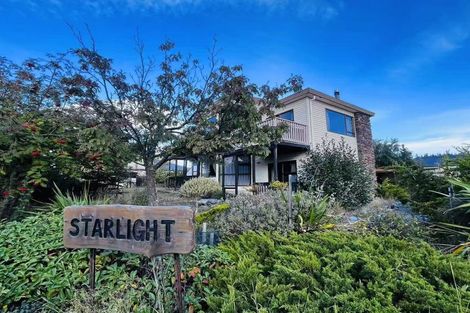 Photo of property in 1 Burnett Place, Lake Tekapo, 7999