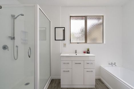 Photo of property in 1 Cedar Place, Westown, New Plymouth, 4310