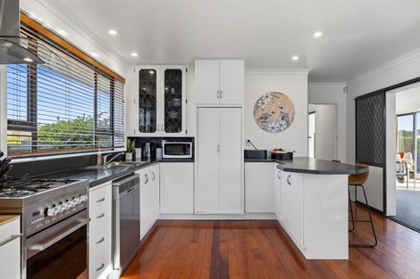 Photo of property in 320 Main North Road, Redwood, Christchurch, 8051