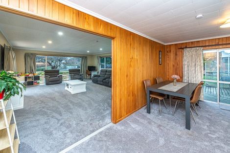 Photo of property in 35 Weraroa Road, Waverley, 4510