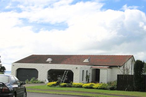 Photo of property in 1/13 Pounamu Place, Shelly Park, Auckland, 2014
