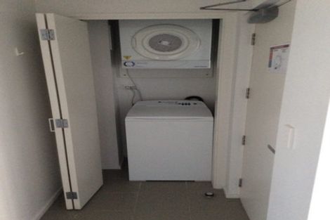 Photo of property in 5e/71 Spencer Road, Oteha, Auckland, 0632