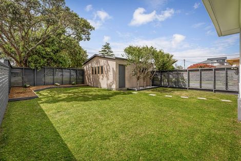 Photo of property in 51 Matipo Road, Te Atatu Peninsula, Auckland, 0610