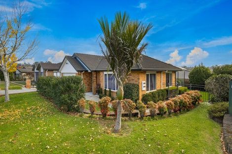 Photo of property in 8 Toledo Avenue, Henderson, Auckland, 0612