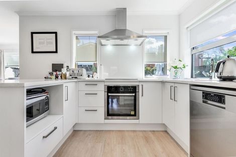 Photo of property in 2/28 Garnett Avenue, Forest Lake, Hamilton, 3200