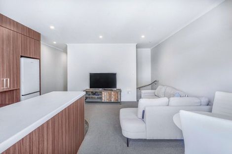 Photo of property in 2/20 Hunter Street, Hamilton Lake, Hamilton, 3204