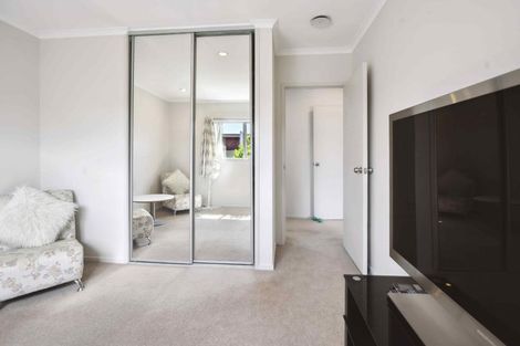 Photo of property in 36 Glenmore Road, Sunnyhills, Auckland, 2010