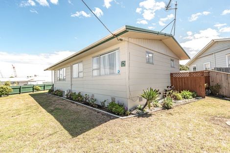 Photo of property in 1a Mosston Road, Castlecliff, Whanganui, 4501