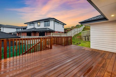 Photo of property in 110 Lisle Farm Drive, Pukekohe, 2120