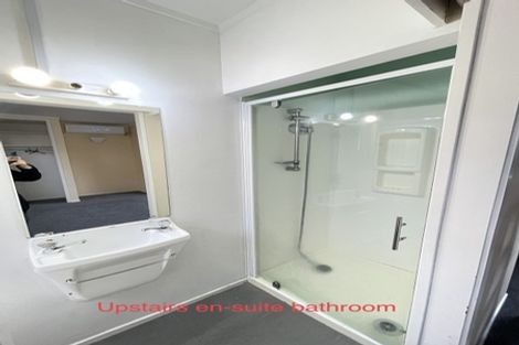 Photo of property in 1/2 Deep Creek Road, Torbay, Auckland, 0630