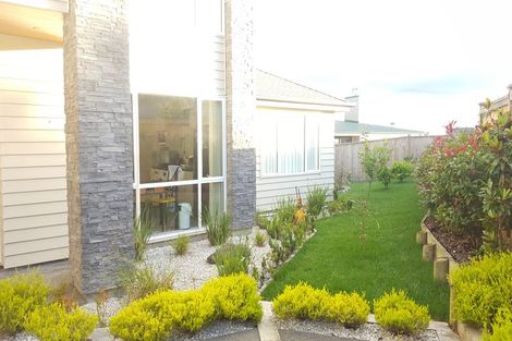 Photo of property in 9 Keating Rise, Northcross, Auckland, 0632