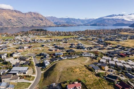 Photo of property in 10 Mataraki Place, Wanaka, 9305