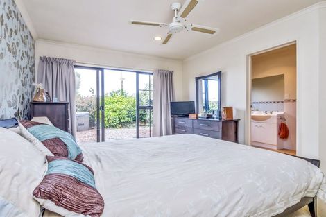 Photo of property in 5 Ruze Vida Drive, Massey, Auckland, 0614