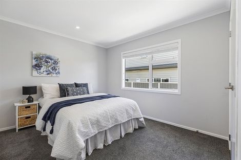 Photo of property in 5 Madeira Close, Whitby, Porirua, 5024