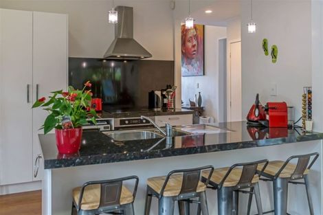 Photo of property in 2/31 Oteha Valley Road, Northcross, Auckland, 0632