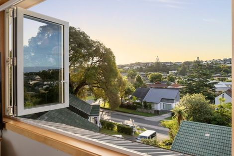Photo of property in 132 Hinewa Road, Otumoetai, Tauranga, 3110