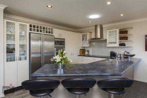 Photo of property in 75 Spur Road West, Colyton, Feilding, 4775