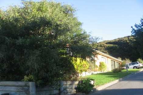 Photo of property in 3 Seagull Place, Whitby, Porirua, 5024