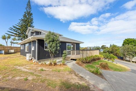 Photo of property in 16a Karaka Street, Otaki Beach, Otaki, 5512