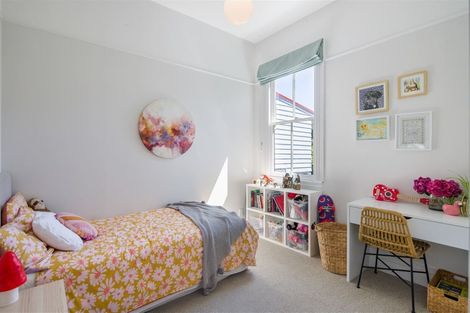 Photo of property in 52 Stanley Street, Berhampore, Wellington, 6023