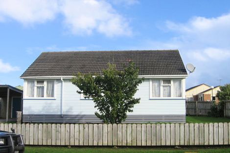 Photo of property in 32 Middlemore Crescent, Papatoetoe, Auckland, 2025