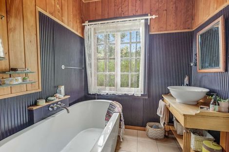 Photo of property in 16 Cole Street, Dannevirke, 4930