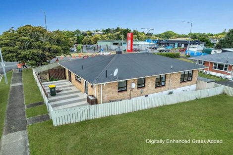 Photo of property in 8 Paerata Road, Pukekohe, 2120