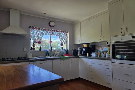 Photo of property in 28 Leeton Drive, Waipukurau, 4200