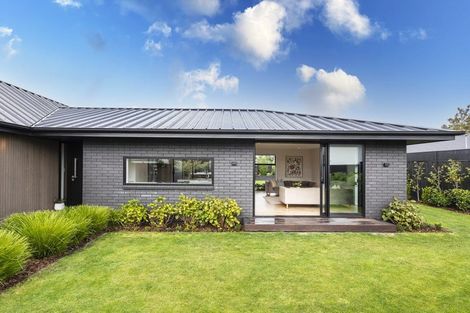 Photo of property in 7 Winning Post Place, Halswell, Christchurch, 8025