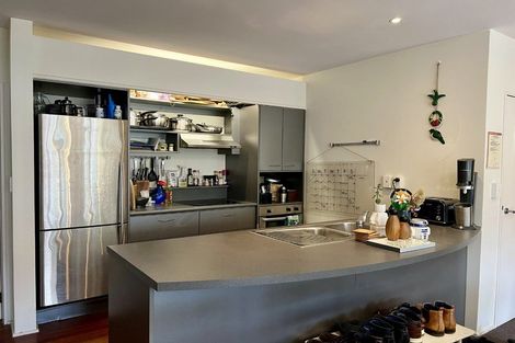 Photo of property in St Peters Apartments, 6e/192 Willis Street, Te Aro, Wellington, 6011