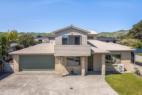 Photo of property in 17 Tasman Close, Aotea, Porirua, 5024
