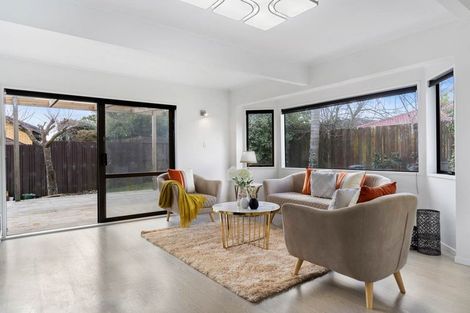 Photo of property in 1/5 Cornelian Crescent, Half Moon Bay, Auckland, 2012