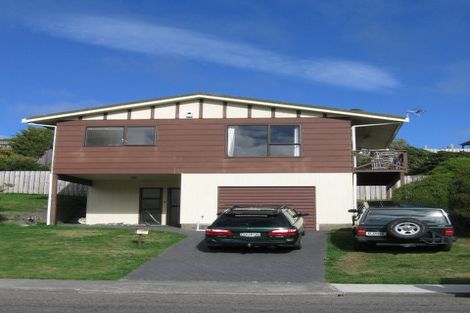 Photo of property in 70 Horokiwi Road West, Newlands, Wellington, 6037