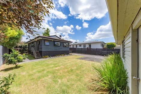 Photo of property in 55 Meadowvale Rise, Titirangi, Auckland, 0604