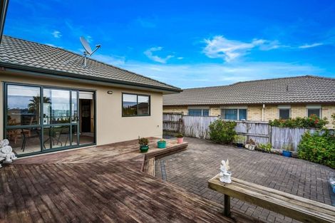 Photo of property in 44 Rush Creek Drive, Westgate, Auckland, 0614