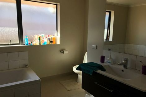 Photo of property in 61 Tiriwa Drive, Massey, Auckland, 0614