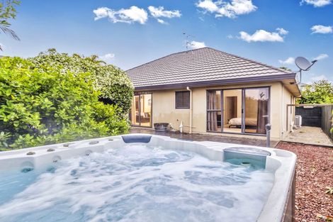 Photo of property in 5 Ruze Vida Drive, Massey, Auckland, 0614