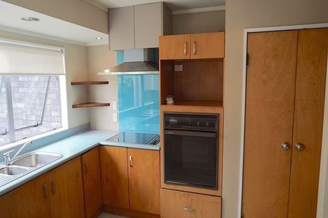 Photo of property in 2/22 Steeple Rise, Pakuranga, Auckland, 2010