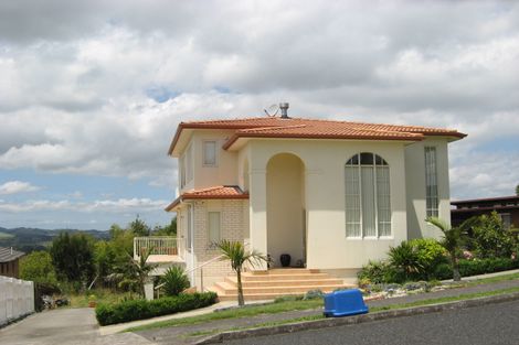 Photo of property in 72 Anzac Road, Pukekohe, 2120