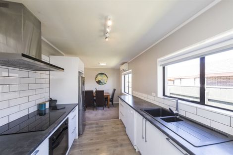 Photo of property in 125 Amberley Avenue, Highbury, Palmerston North, 4412