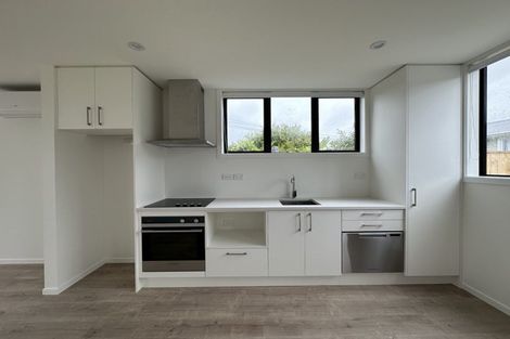 Photo of property in 5/12 Tawa Road, Te Atatu Peninsula, Auckland, 0610