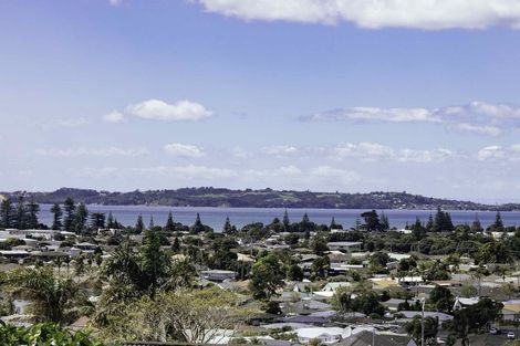 Photo of property in 88 Grovenor Drive, Orewa, 0931