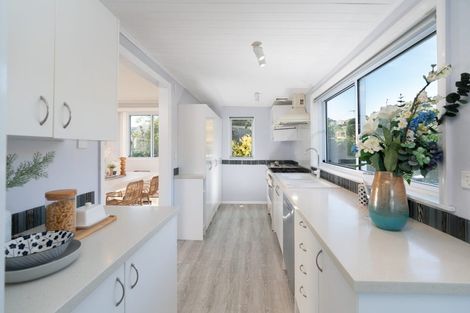 Photo of property in 77 The Parade, Paekakariki, 5034