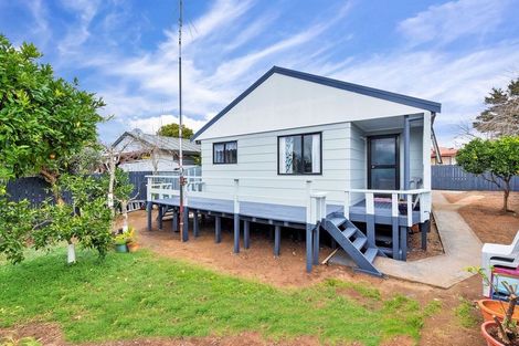 Photo of property in 2/12 Cameron Place, Ranui, Auckland, 0612