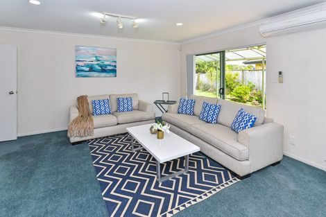 Photo of property in 58 Stellata Court, Randwick Park, Auckland, 2105