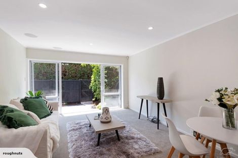 Photo of property in 2/19 Hewitts Road, Merivale, Christchurch, 8014