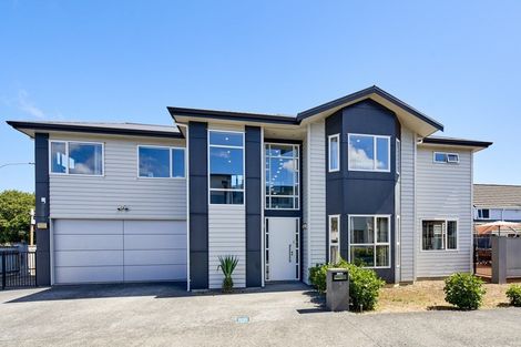 Photo of property in 3 Ludlam Crescent, Woburn, Lower Hutt, 5010