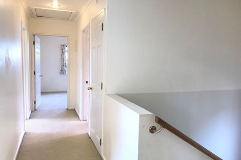 Photo of property in 15 Springside Place, New Lynn, Auckland, 0600