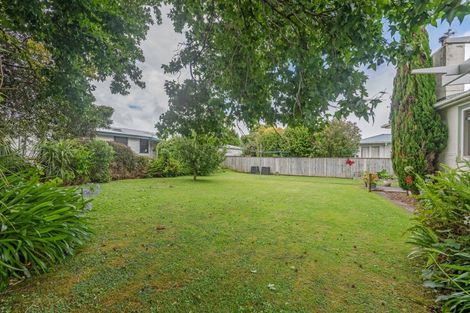 Photo of property in 15 Surrey Crescent, Hokowhitu, Palmerston North, 4410